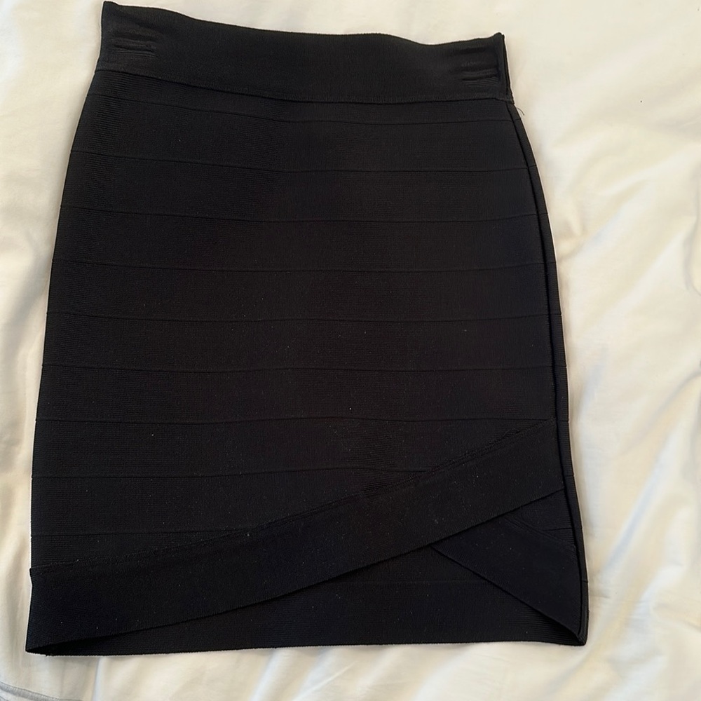 Guess black bodycon skirt M